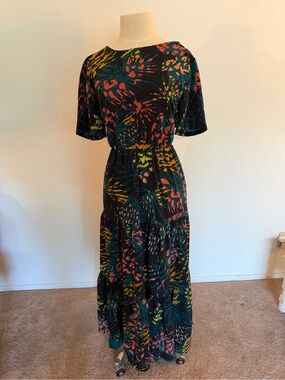 Boutique Tiered A-line Maxi Dress Short Sleeve